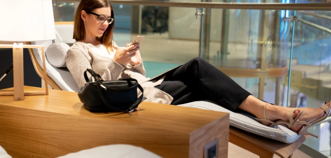 Which Airport Hotels Offer Lounge Access?