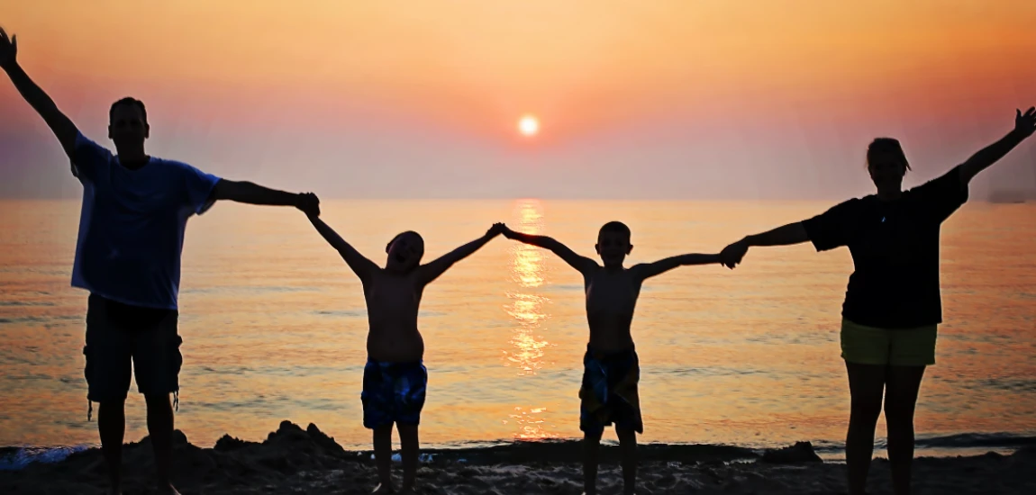 Which Hotel Programs Offer the Best Family Benefits?