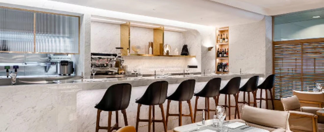 Qantas First Class: What You Get for $10K