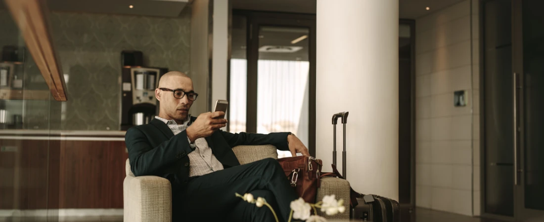First Class Lounges vs. Cabins: Where's the Value?