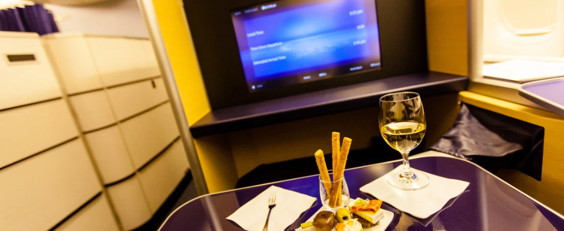 First Class Lounges vs. Cabins: Where's the Value?