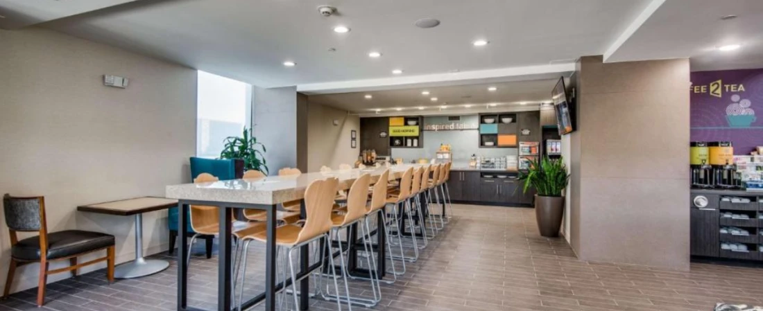 Best Airport Hotels with Free Shuttle & Breakfast